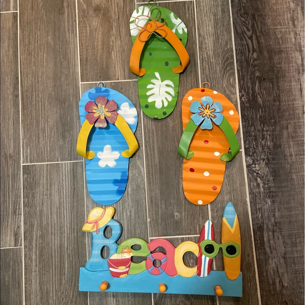Beach flip flop wall hanging decor.